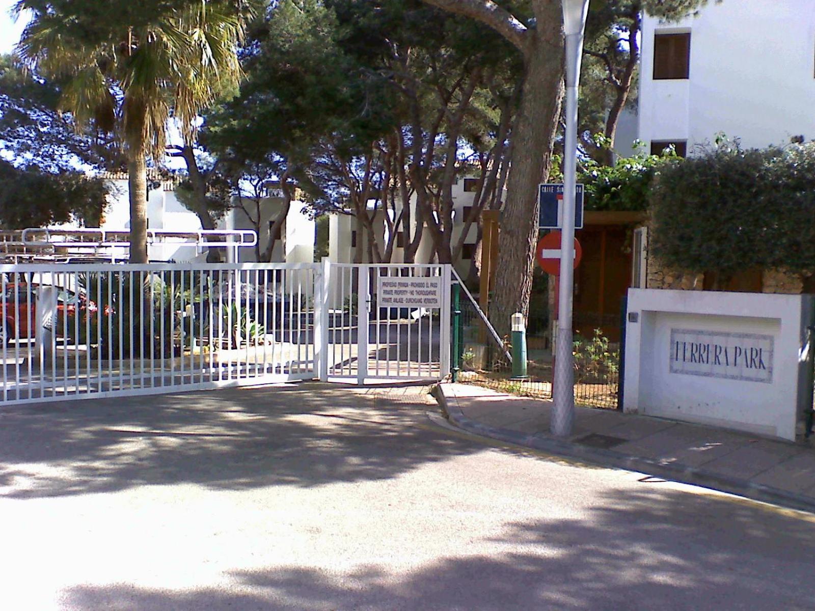 Sea Frontline Apartment 'Faraona'. Pool. Wifi サンタニー エクステリア 写真