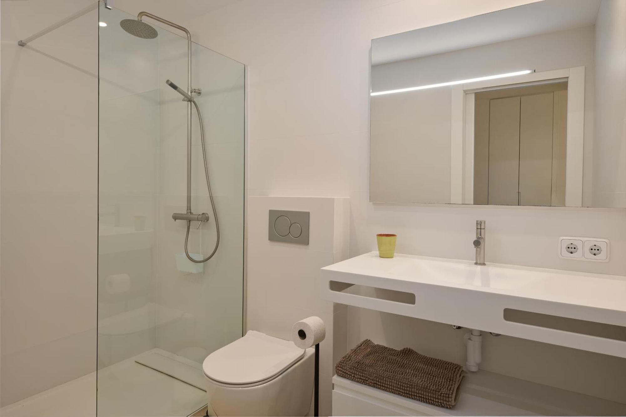 Sea Frontline Apartment 'Faraona'. Pool. Wifi サンタニー エクステリア 写真