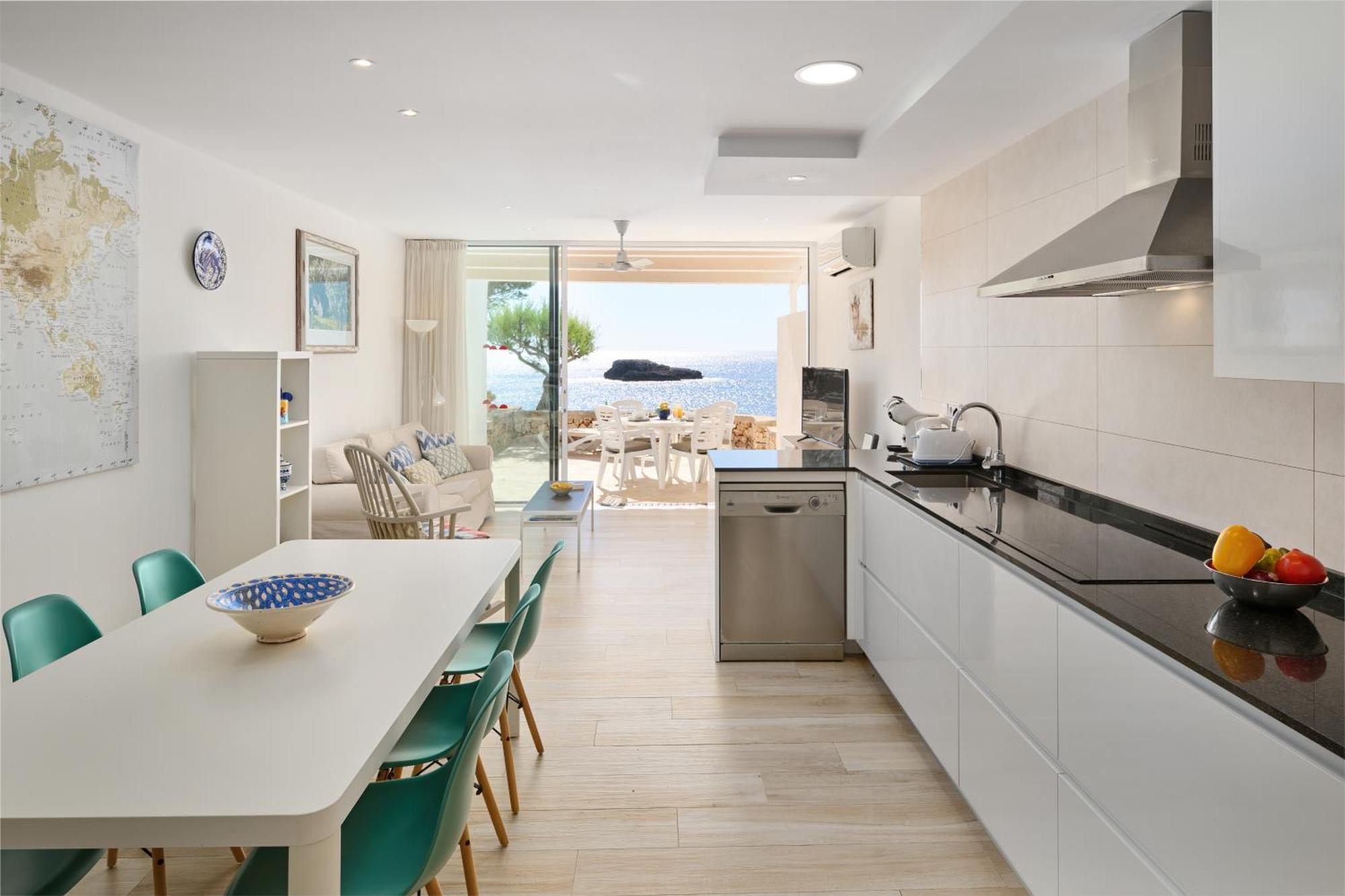 Sea Frontline Apartment 'Faraona'. Pool. Wifi サンタニー エクステリア 写真