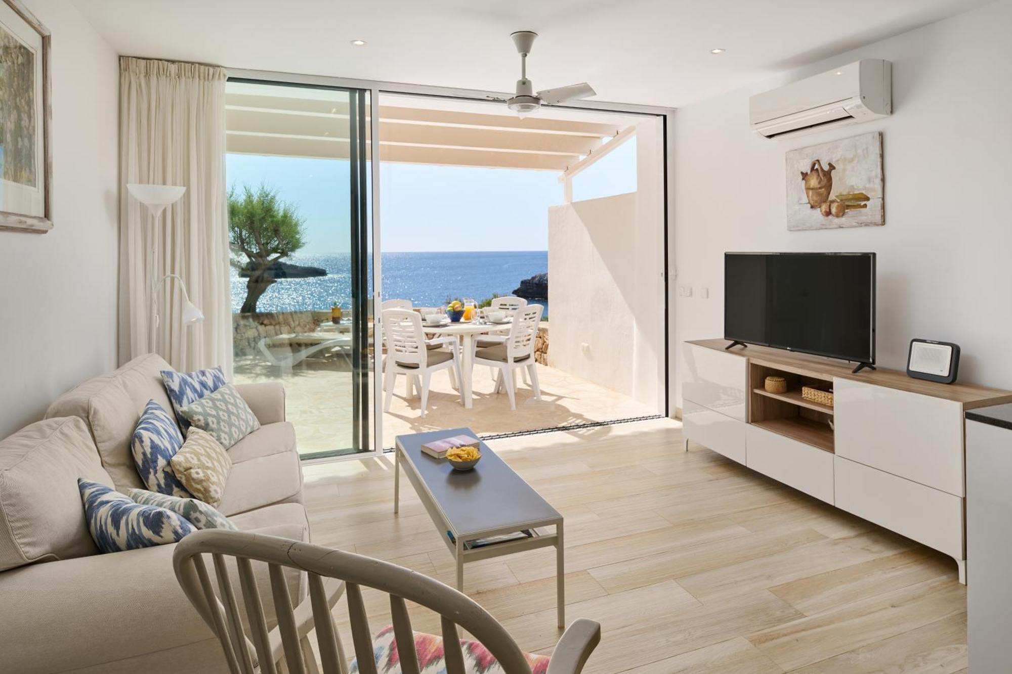 Sea Frontline Apartment 'Faraona'. Pool. Wifi サンタニー エクステリア 写真