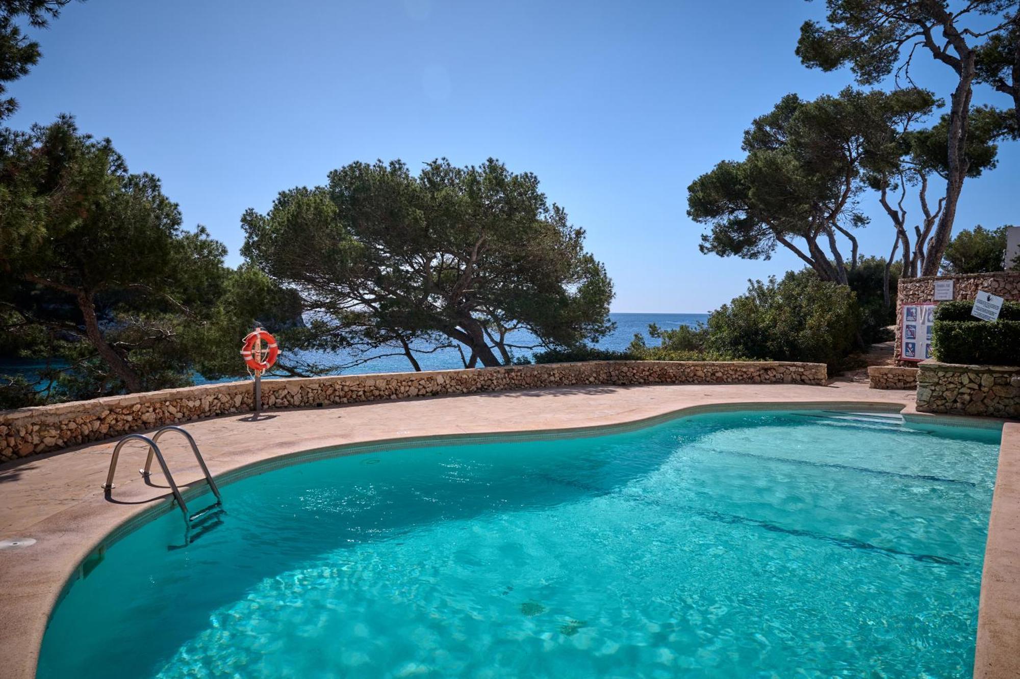 Sea Frontline Apartment 'Faraona'. Pool. Wifi サンタニー エクステリア 写真